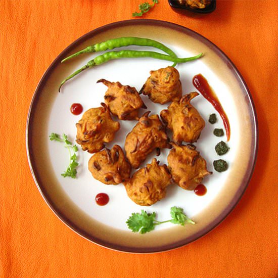 Onion Pakoda - Recipe photo by shobhapink