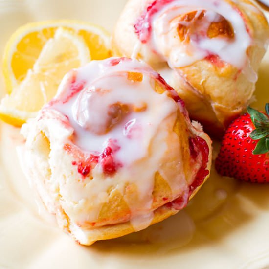 Strawberry Sweet Rolls - Recipe photo by sallysbakingaddiction