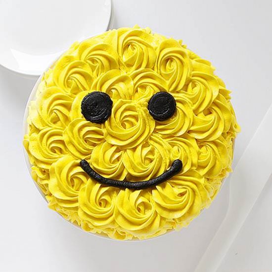 Yellow Rose Cake - Recipe photo by iambaker