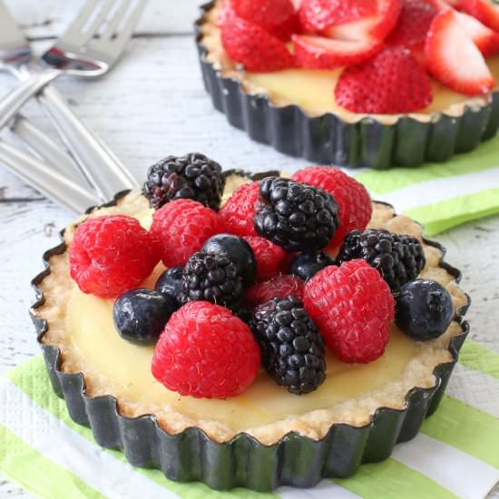 Almond Berry Tarts w. Lemon Custard - Recipe photo by FashionEdible