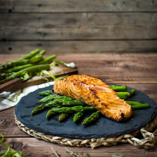 Pan seared salmon with asparagus - Recipe photo by veselina zheleva