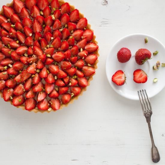 Strawberry Pistachio Tart - Recipe photo by toetjeaddicted