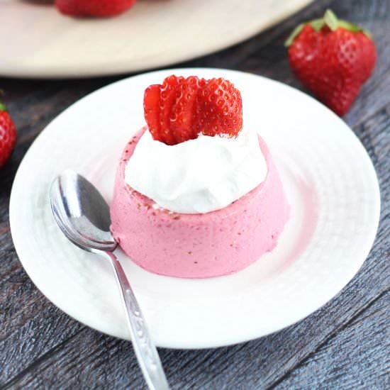 Strawberry Panna Cotta - Recipe photo by thegoldlininggirl