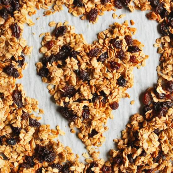 Banana Bread Granola - Recipe photo by fooduzzi