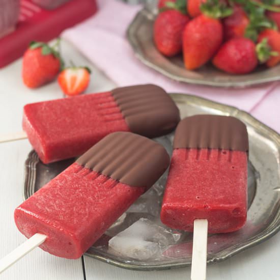 Healthy Strawberry Popsicles - Recipe photo by Nordic Food and Living