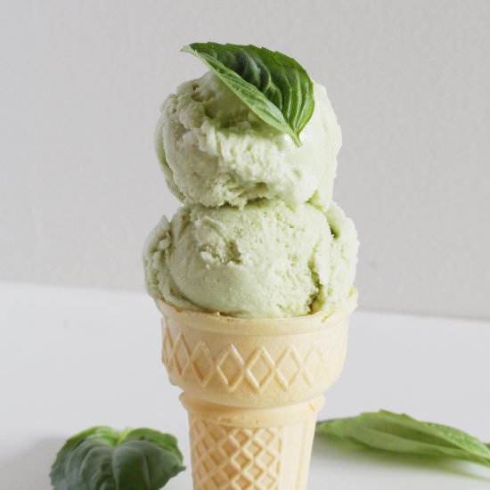 Basil ice cream - Recipe photo by iwishbakingwasmyrealjob