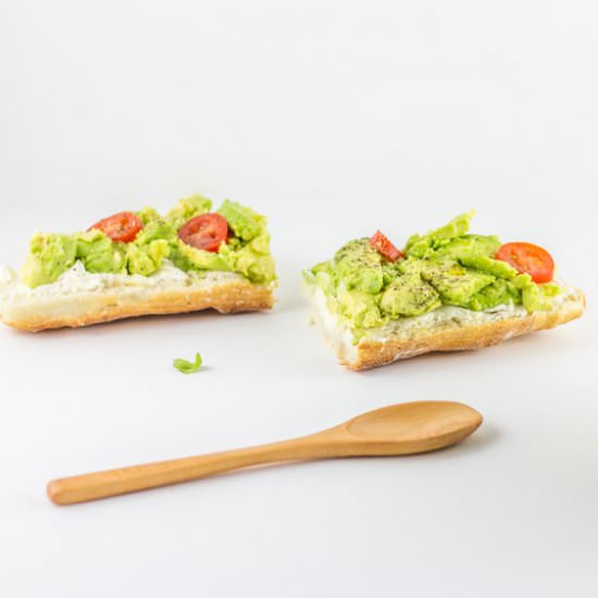 Avocado Bruschetta - Recipe photo by Cuisine moi un mouton