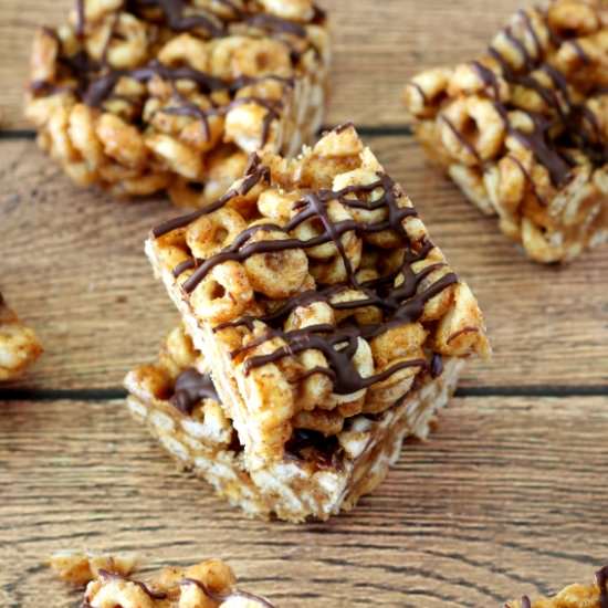 Gluten-free Cheerios Snack Bars - Recipe photo by kimscravings