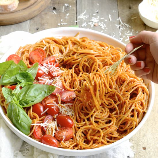 Roasted tomato sauce pasta - Recipe photo by Bibbyskitchenat36