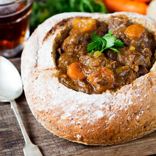 Irish Bunny Chow - Recipe photo by KitchenSanctuary