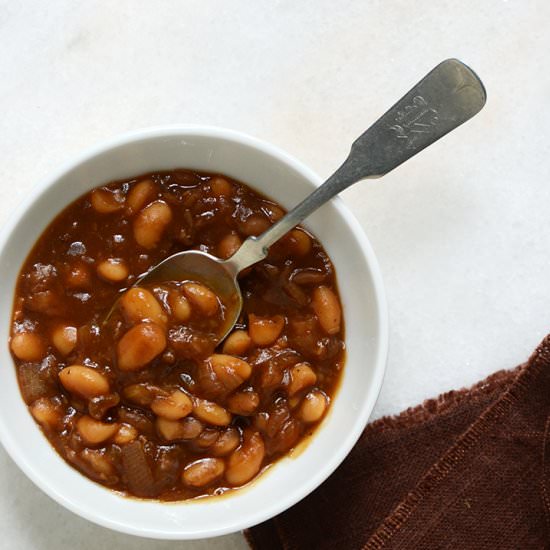 Vegan Boston Baked Beans - Recipe photo by AnEdibleMosaic