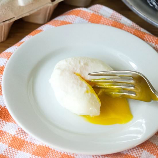 How To Poach An Egg - Recipe photo by freshaprilflours