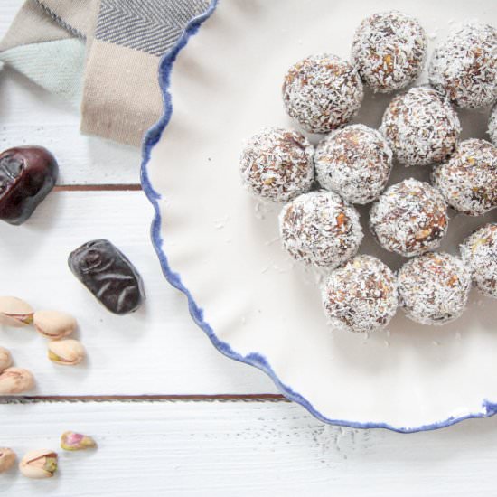 Superfood Energy Balls - Recipe photo by Heavenlynn Healthy