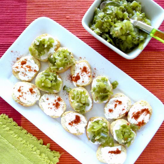 Mini-toast with Green Pepper Relish - Recipe photo by spainkitchen