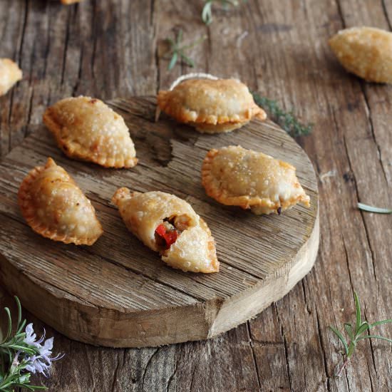 Dumplings with pork, pepper, brie - Recipe photo by Mi Gran Diversion