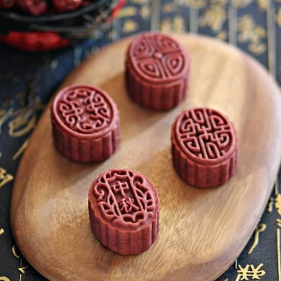 Baked Red Yeast Mooncakes - Recipe photo by Anncoo