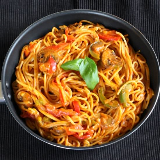 Saucy Cheesy Spaghetti Pasta - Recipe photo by kushigalu