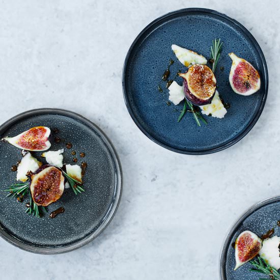 Braised Figs with Cheese - Recipe photo by ModernWifestyle