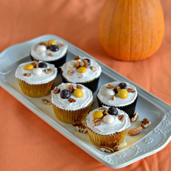 Pecan Pie Stuffed Apple Cupcakes - Recipe photo by Hezzi-D