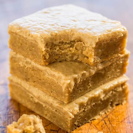 Vanilla Bean Caramel Blondies - Recipe photo by Averie