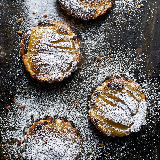 Pear and Almond Mini Tarts - Recipe photo by fforfood