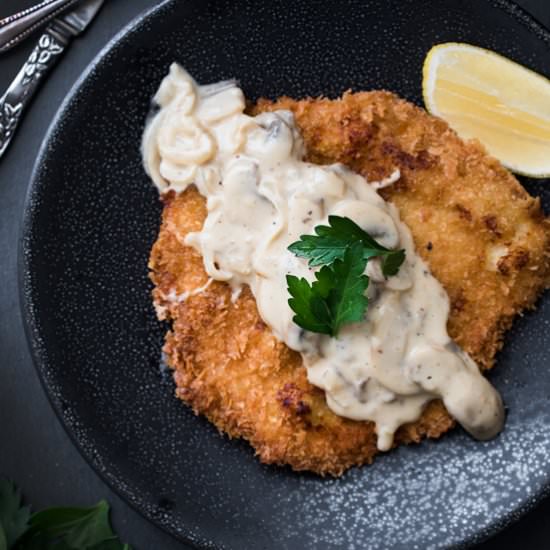 Pork Schnitzel with Mushroom Gravy - Recipe photo by hapanom