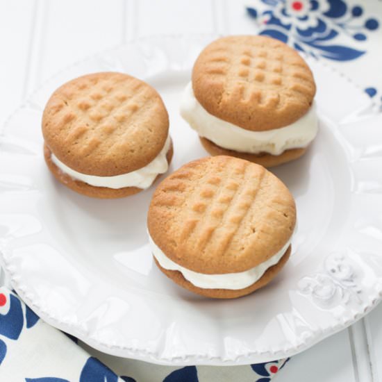 Peanut Butter Ice-Cream Cookies - Recipe photo by Stasty
