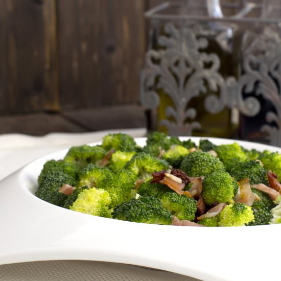 Warm Broccoli Salad with Bacon - Recipe photo by Bego Al Calor Del Horno