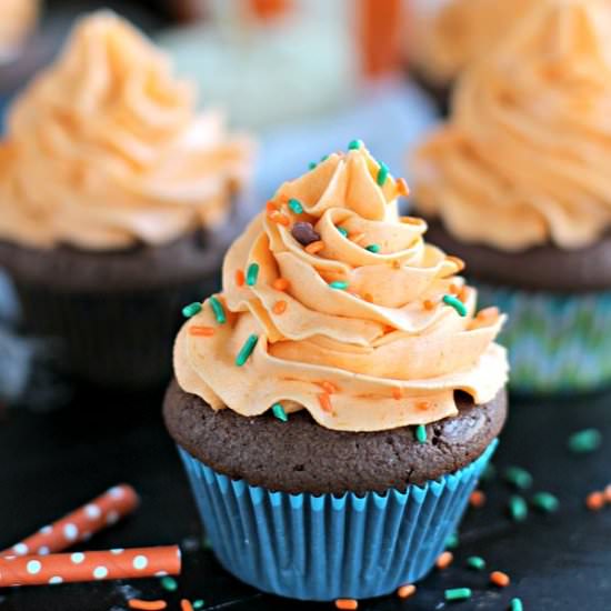 Pumpkin Brownie Cupcakes - Recipe photo by peasandpeonies