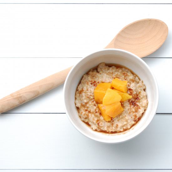 Maple-Cinnamon Oatmeal with Mango - Recipe photo by theminniechef