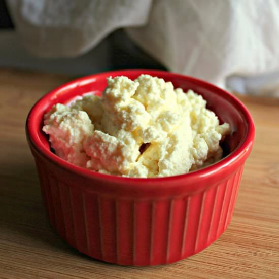 Homemade Ricotta - Recipe photo by Aromatic Cooking
