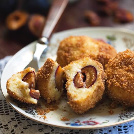 Plum Dumplings with Breadcrumbs - Recipe photo by jernejkitchen