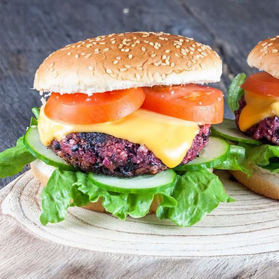 Roasted red beet burger - Recipe photo by ohmydish