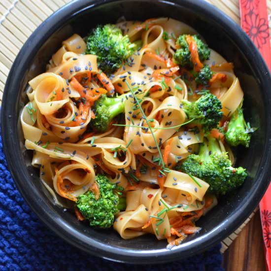 Spicy Thai Noodles - Recipe photo by AvocadosandAles