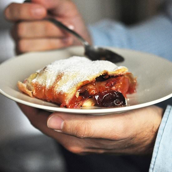 Plum Strudel for Beginners - Recipe photo by maxivida