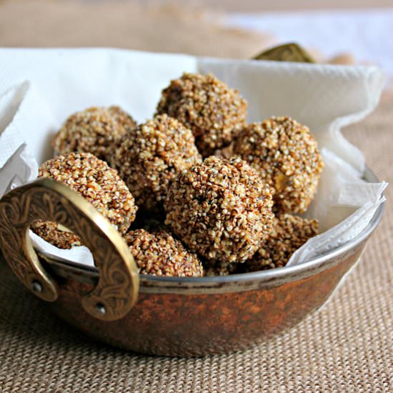 Amaranth Ladoos - Recipe photo by Aromatic Cooking