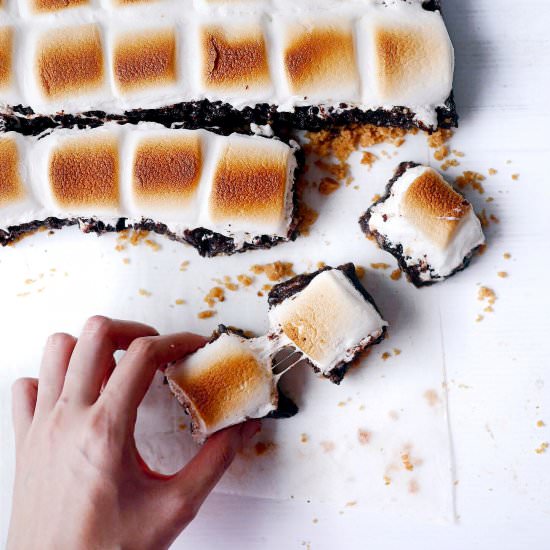 Nutella-Stuffed Smores Brownies - Recipe photo by yellowfingers