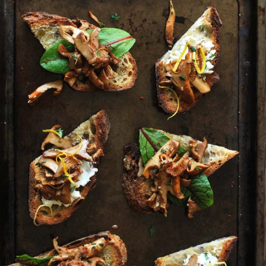Chanterelle Toasts - Recipe photo by drumbeets
