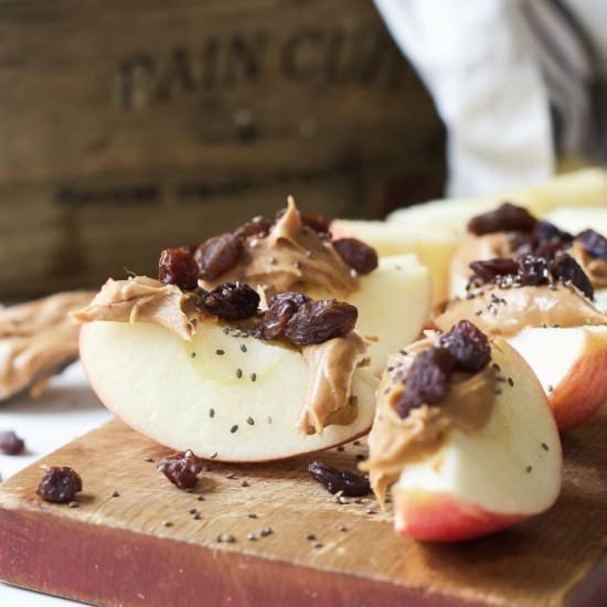 Apple Peanut Butter Energy Bites - Recipe photo by joyfulhealthyeats