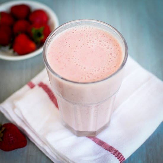 Strawberry Banana Oatmeal Smoothie - Recipe photo by Remya Ravindran