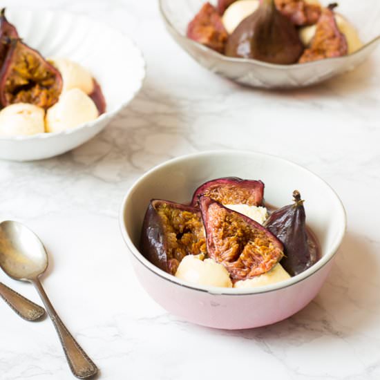 Figs Baked in Wine - Recipe photo by chilliczosnekioliwa