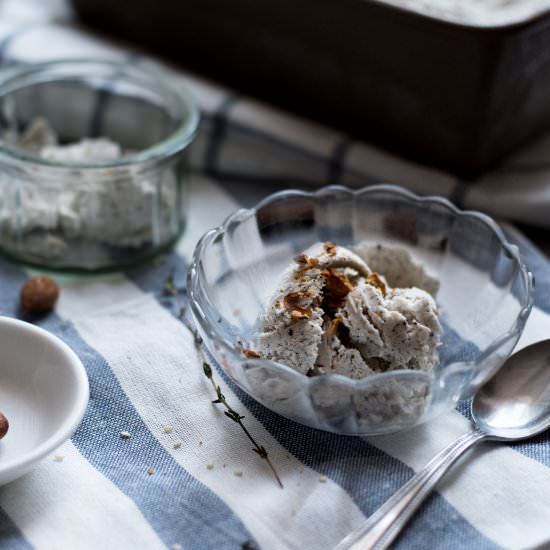 No-Churn Sesame Ice Cream - Recipe photo by tarajung