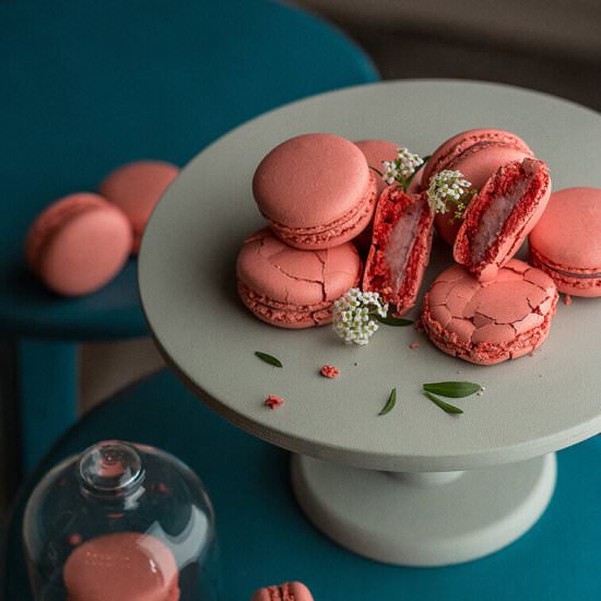 Macaroon with Berries - Recipe photo by foodnchef