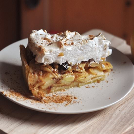 The Best Apple Meringue Pie - Recipe photo by maxivida