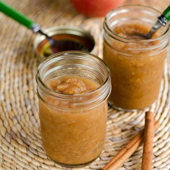 3-Ingredient Crock Pot Applesauce - Recipe photo by Cook Eat Well