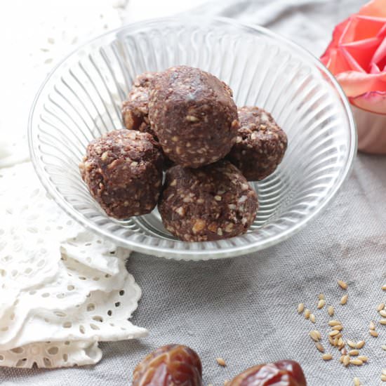 Healthy Cacao Energy Bites - Recipe photo by gatheredthreads