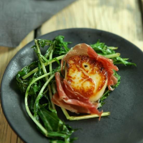 Prosciutto Wrapped Scallops - Recipe photo by nakedcuisine
