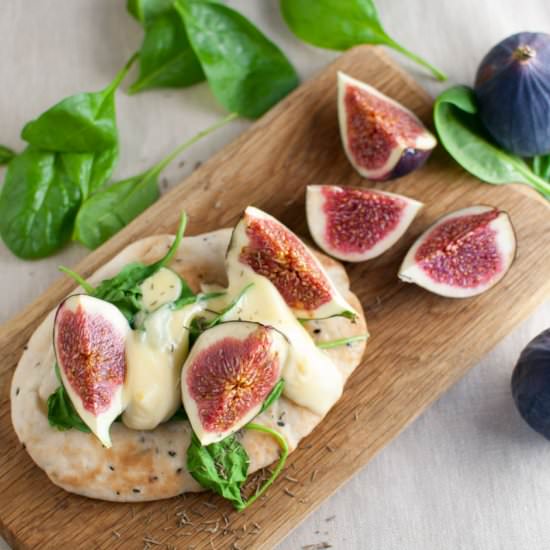Naan 'Pizza' with Fresh Figs - Recipe photo by Myfoodblog.nl