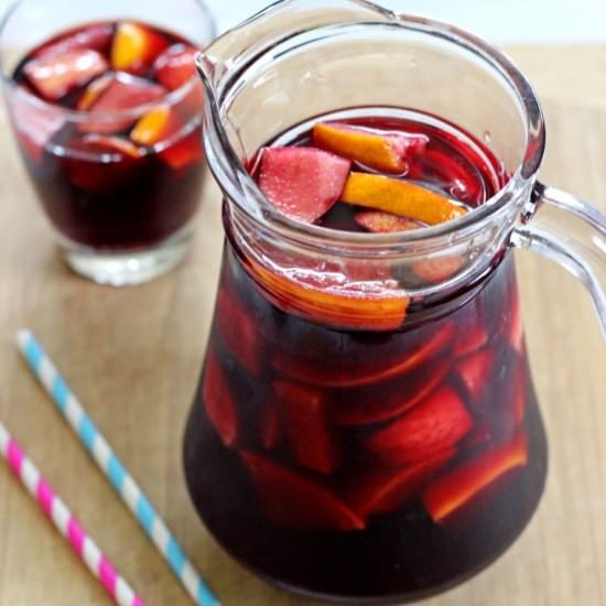 Sparkling Red Sangria - Recipe photo by thekiwicountrygirl