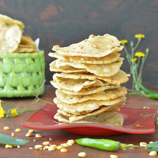 Cahkkalu/Savoury Rice Crackers - Recipe photo by MasalaKorb
